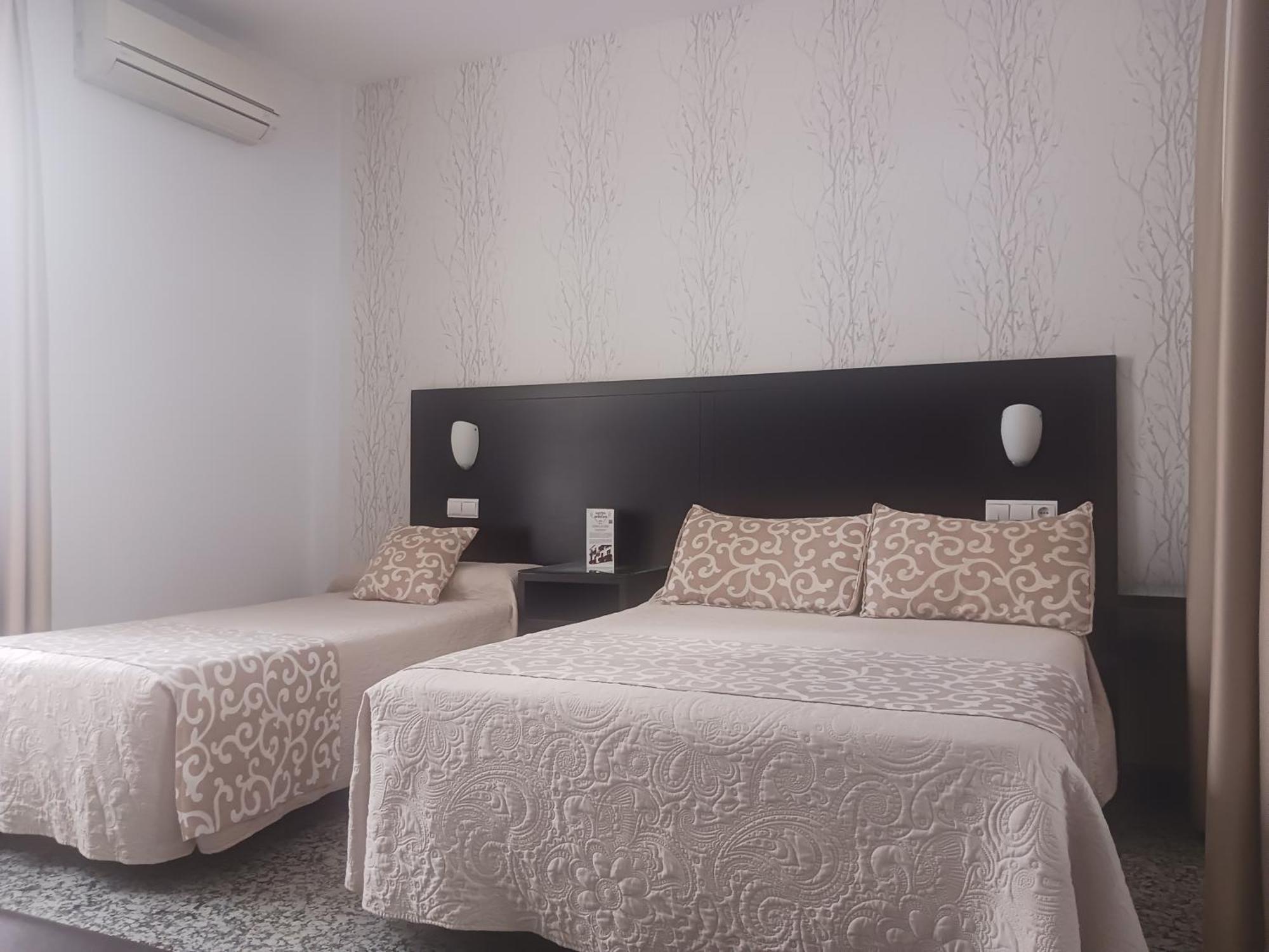 Hotel De Los Faroles Кордоба Екстериор снимка