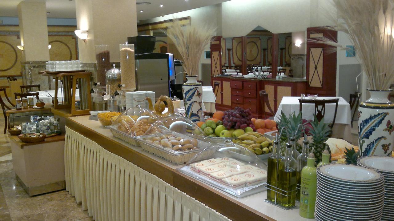 Hotel De Los Faroles Кордоба Екстериор снимка