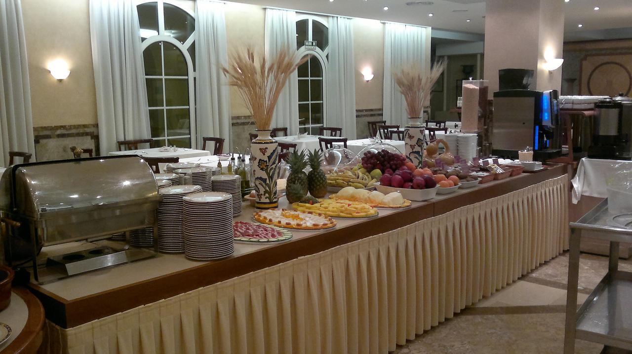 Hotel De Los Faroles Кордоба Екстериор снимка