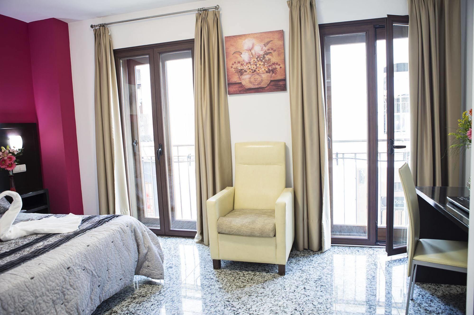 Hotel De Los Faroles Кордоба Екстериор снимка