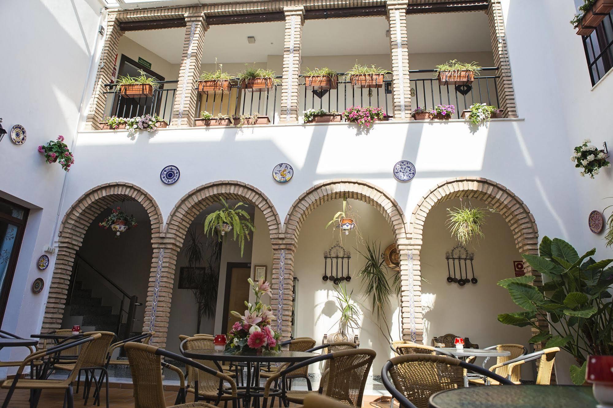 Hotel De Los Faroles Кордоба Екстериор снимка