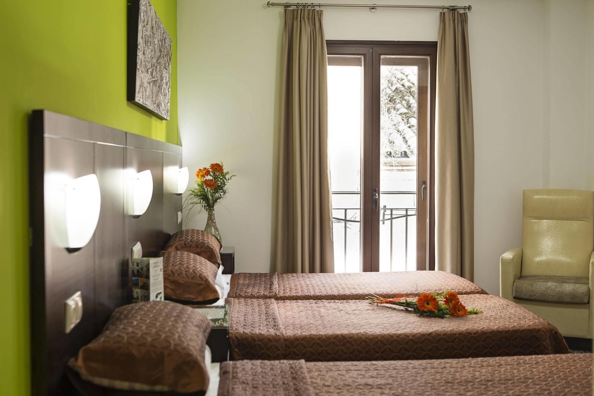Hotel De Los Faroles Кордоба Екстериор снимка