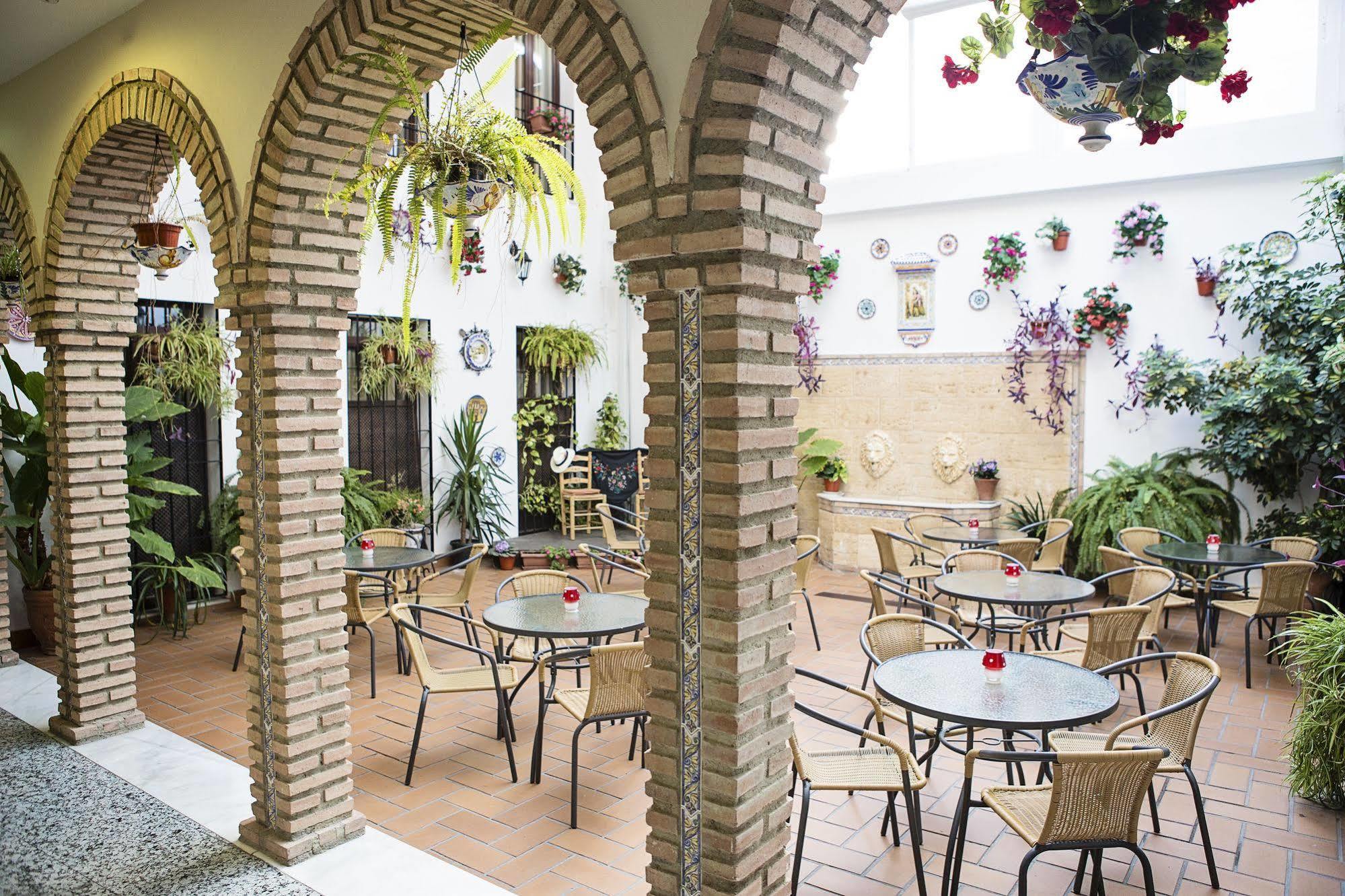 Hotel De Los Faroles Кордоба Екстериор снимка