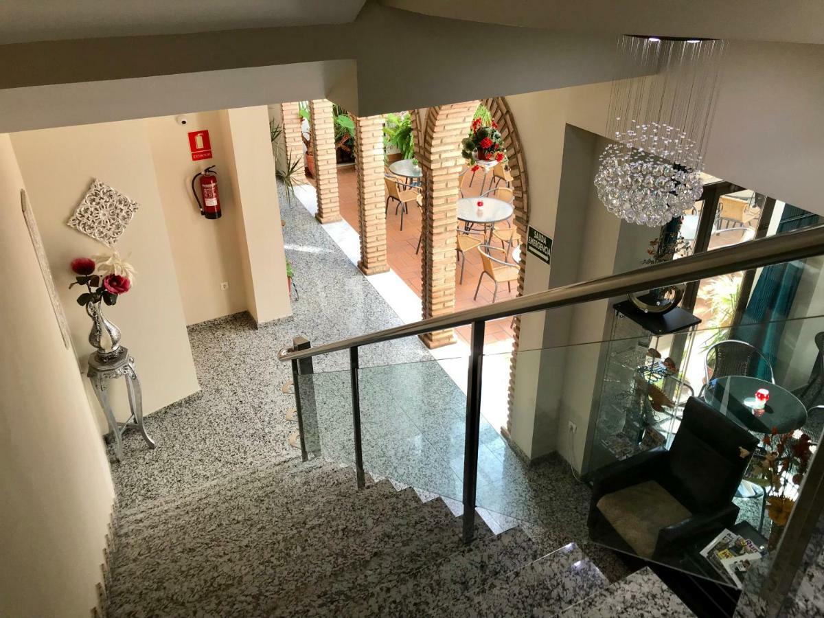 Hotel De Los Faroles Кордоба Екстериор снимка