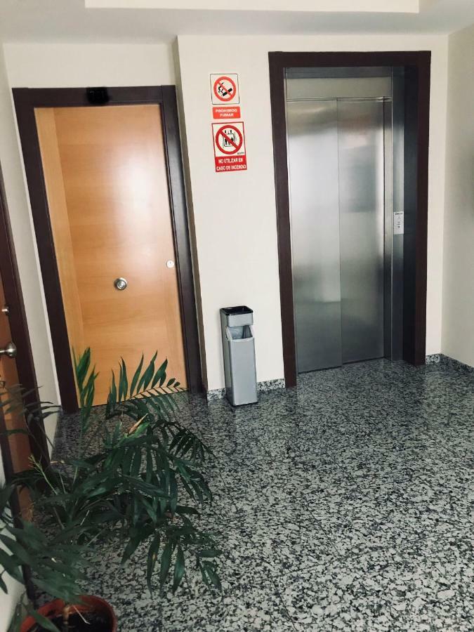 Hotel De Los Faroles Кордоба Екстериор снимка